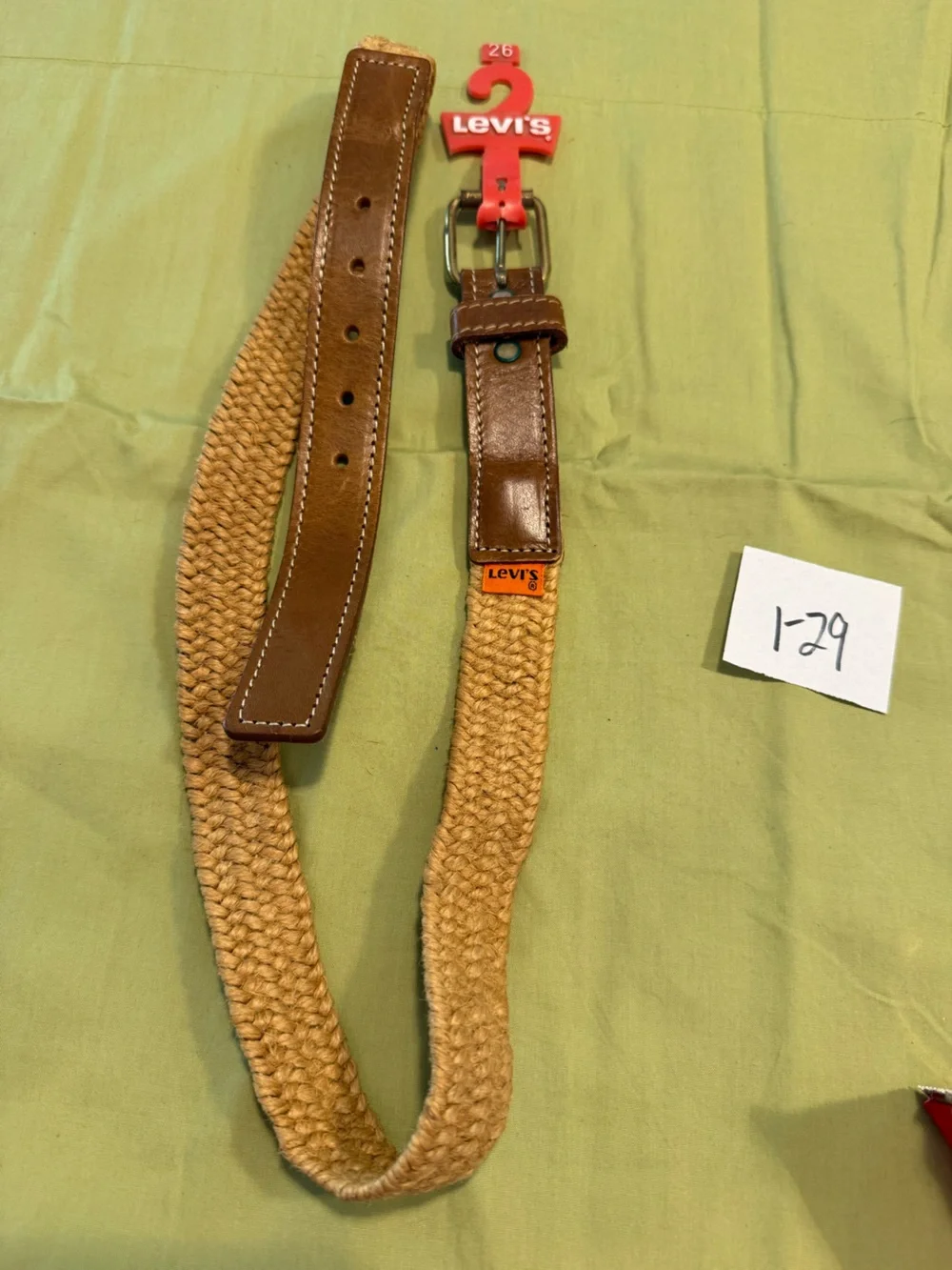 Levis levi’s tan